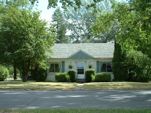 An exterior picture of the two-bedroom house on 428 N. Washington in Moscow, Id