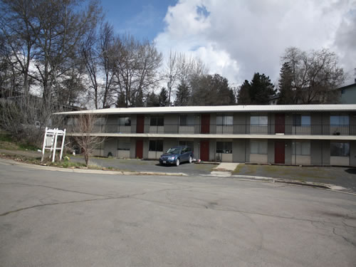 Exterior pictures of The Olympus Plus Apartments, 1200 Hillside Circle in Pullman, Wa