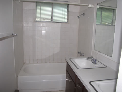 A three-bedroom apartment at the 1270 Hillside Drive, Upper Unit, Pullman WA 99163