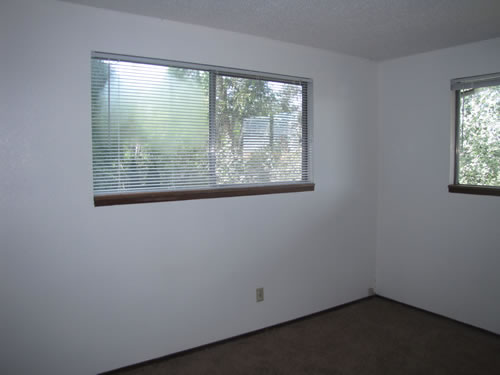 A three-bedroom apartment at the 1270 Hillside Drive, Upper Unit, Pullman WA 99163