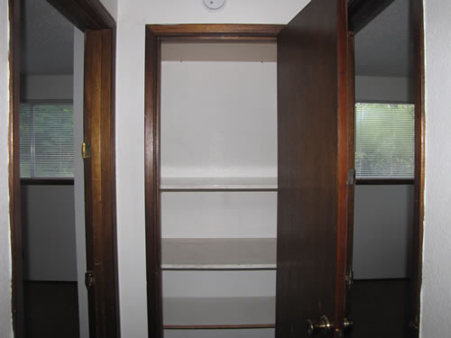 A three-bedroom apartment at the 1270 Hillside Drive, Upper Unit, Pullman WA 99163
