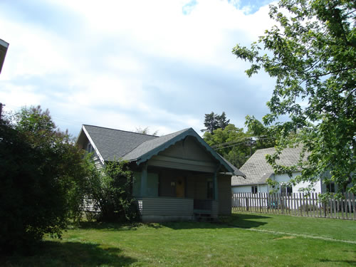 An exterior picture of the house on 117 N. Asbury Street in Moscow, Id