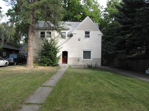 Exterior pictures of the fourplex at 118 S. Hayes in Moscow, Id