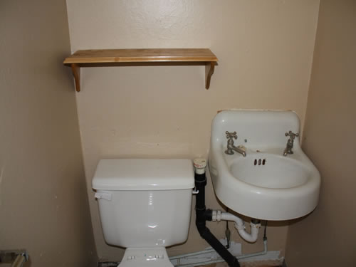 A studio apartment on 1215 Stadium Way in Pullman, Wa