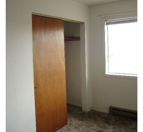 Picture of apartment 13, a one-bedroom at The Cougar Apartments, in Pullman, Wa